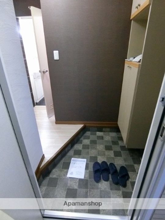 静岡県駿東郡清水町伏見の賃貸アパートの玄関