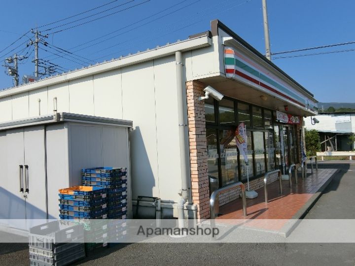 シャーメゾンラフィネ201の周辺