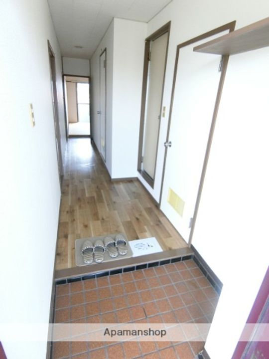 シズコーポの玄関