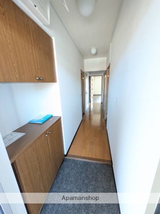 メゾン・ドゥ・マレーラの玄関