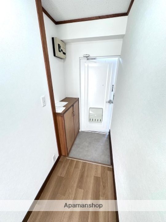 三恵マンション305の玄関