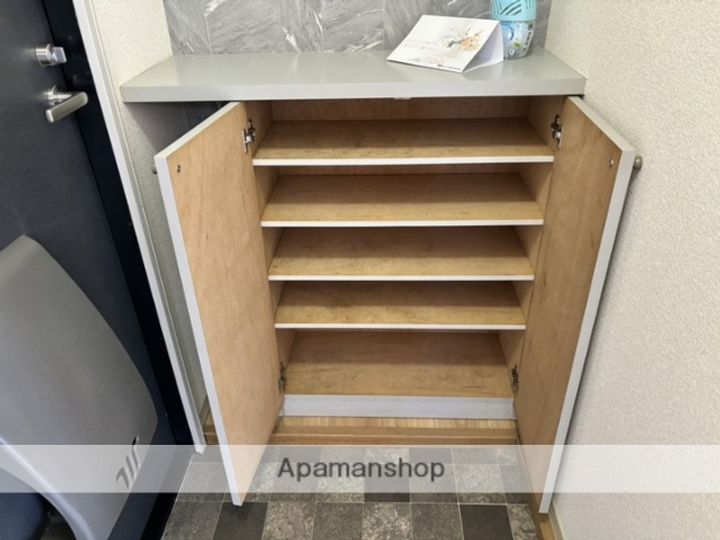 フォーレスタナベの内装