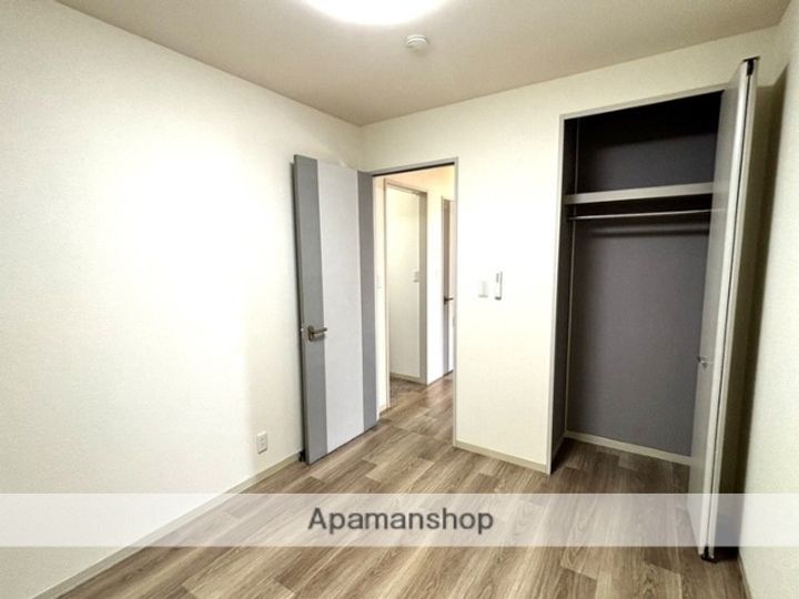 フォーレスタナベの内装