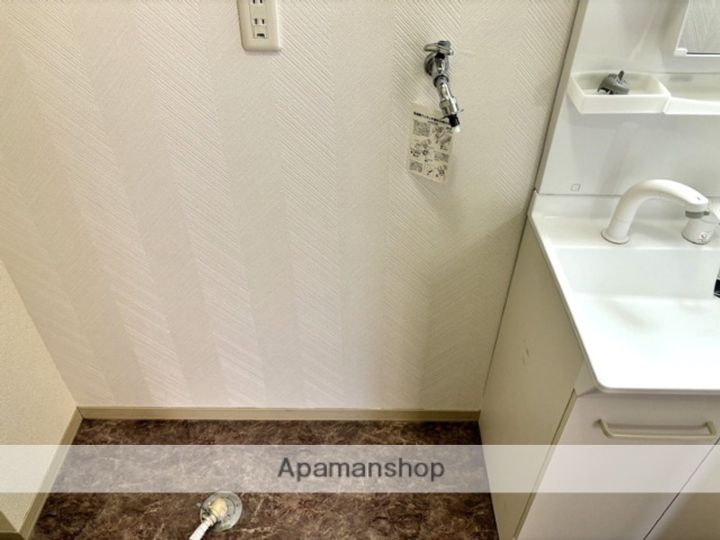 フォーレスタナベの内装