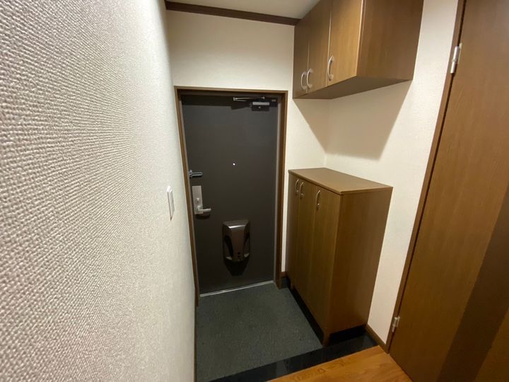 エクセレンスハイム王今の玄関