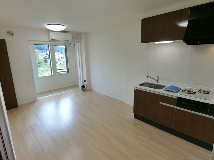 メゾン・ココ岩波の居間