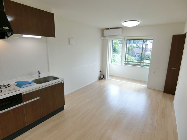 メゾン・ココ岩波の居間