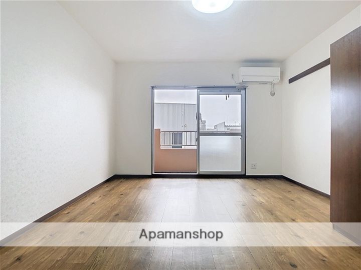 アルタイルS303の居間