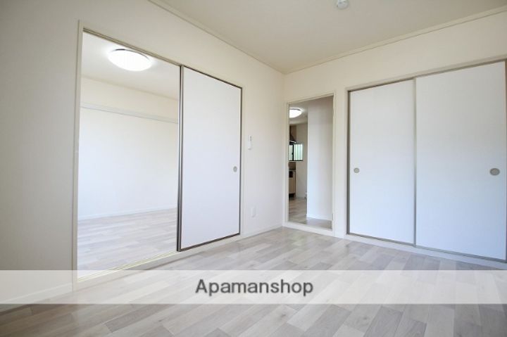 フレグランスコート佐野B101の内装