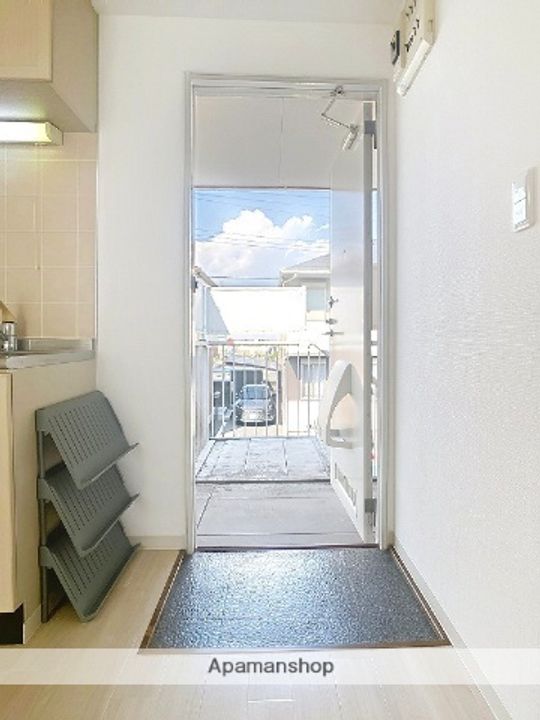 タウンアベニュー小泉ABA202の玄関