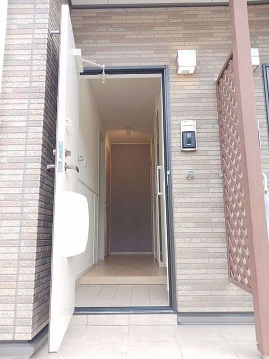 エムズ ドゥーエ Ⅱの玄関