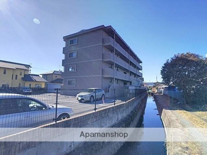 静岡県富士市前田の賃貸マンションの外観