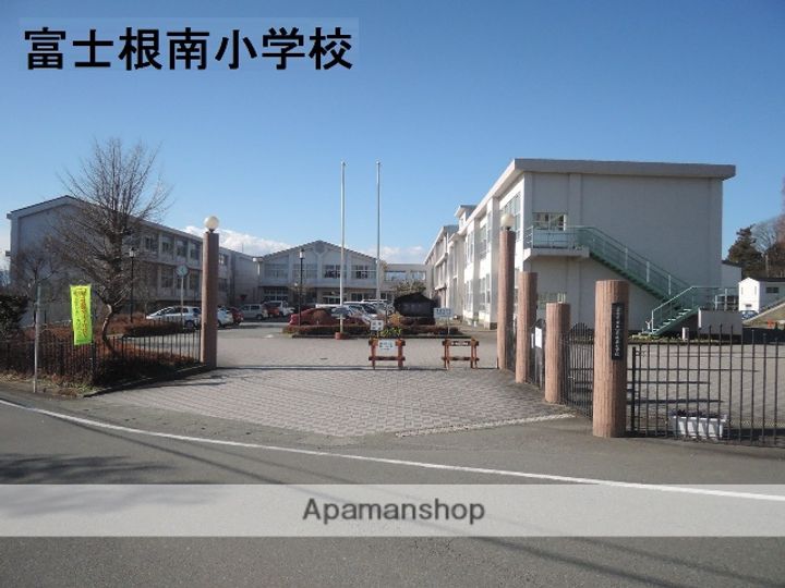 静岡県富士宮市小泉の賃貸マンションの周辺