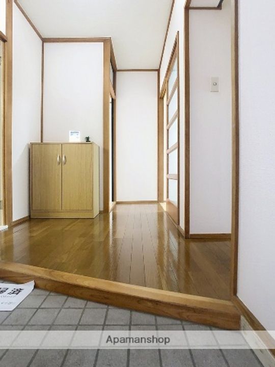 GRACE西小泉101の玄関