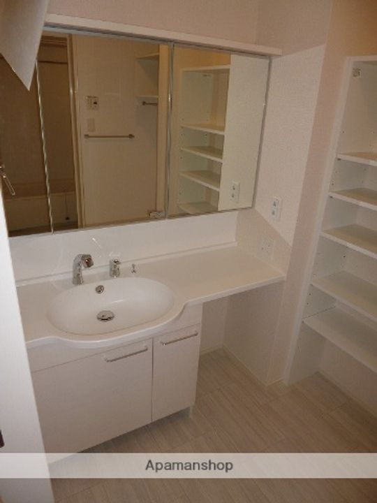 サンライフ B101の内装