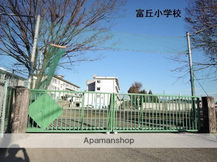 グランフィールズの周辺