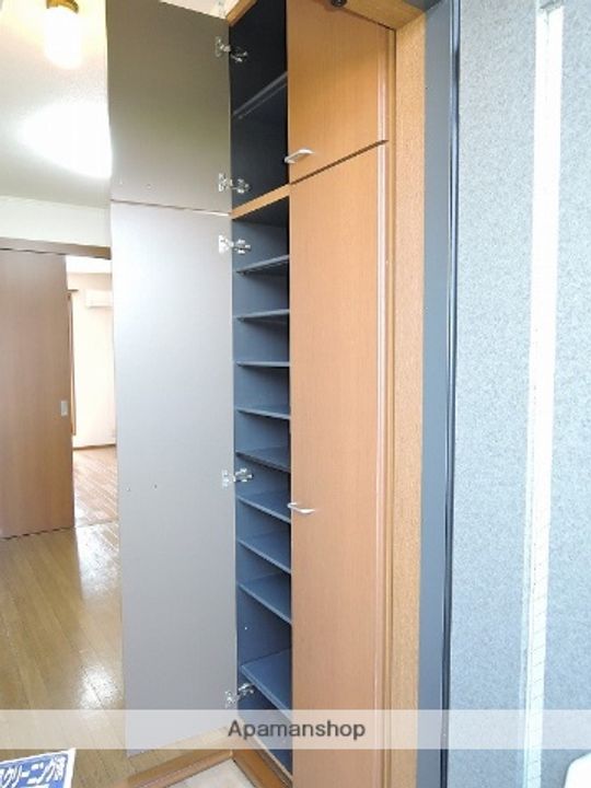 アイリス山本B202の玄関