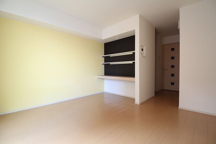 ルーチェ高砂103の居間