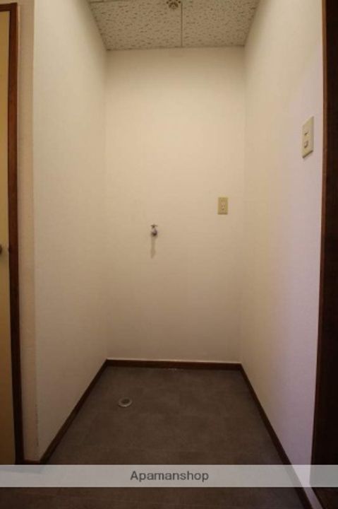 ニューマリッチ弐番館102の内装
