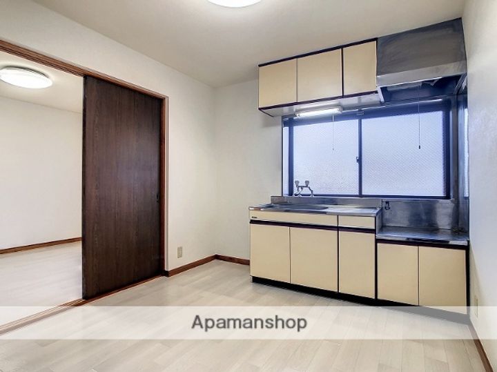 ソワサント三室2-Eのキッチン