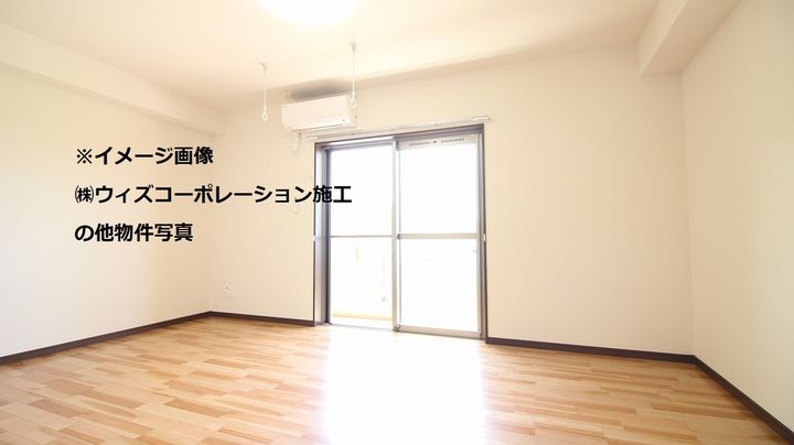 プラドスメゾン伝法207の居間