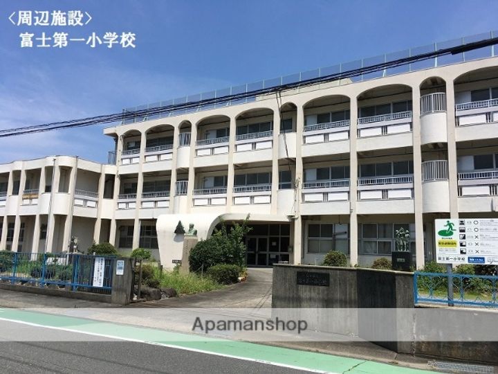 スペラートス205の周辺