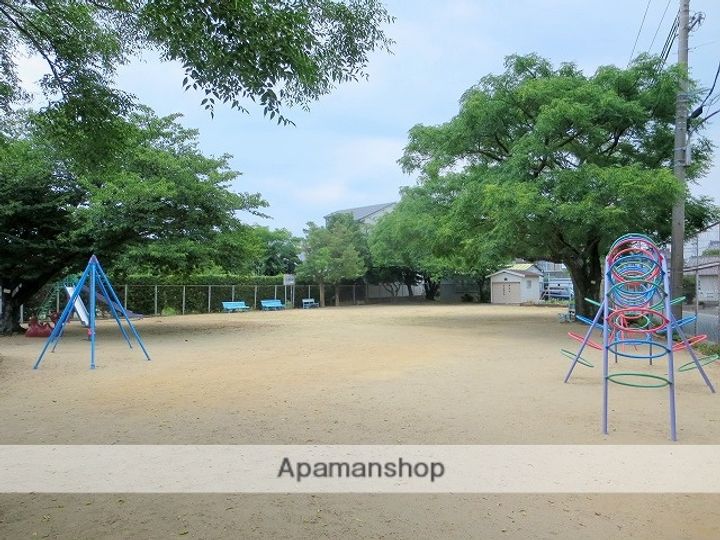 シャトレー・ブランシェの周辺