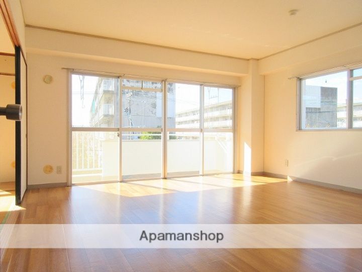 コスモスビル3Dの居間