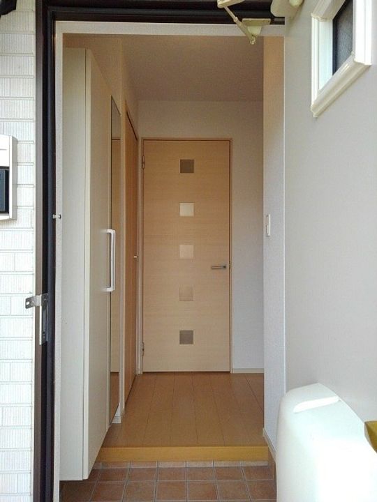 プラシードオザキの玄関