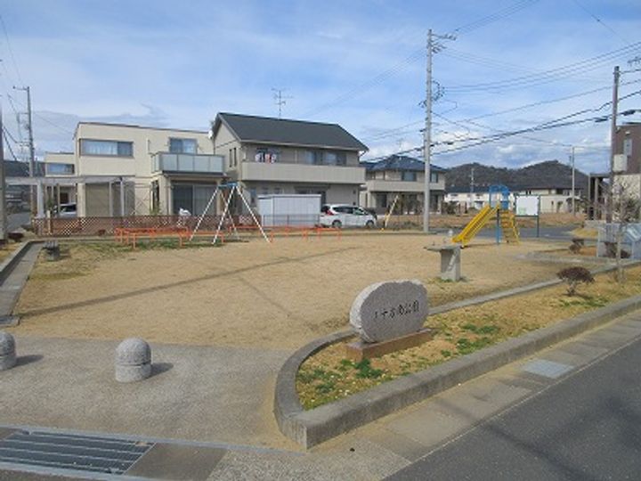 プラシードオザキの周辺