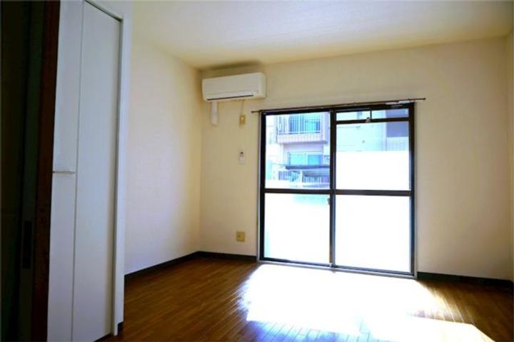 メゾンフィルライトの居間