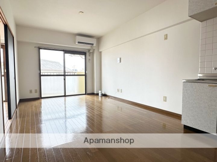 シャングリラ三谷の内装