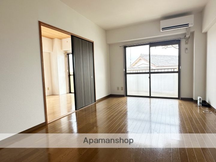 シャングリラ三谷の内装