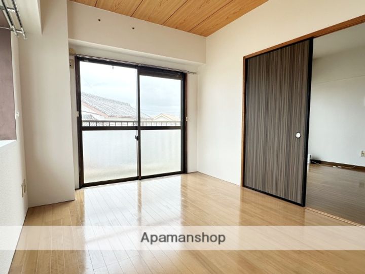 シャングリラ三谷の内装