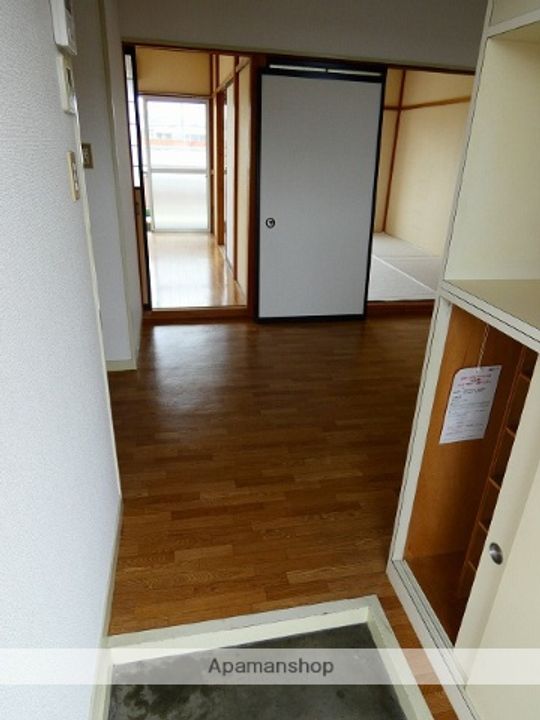 サンシャイン旭5の玄関