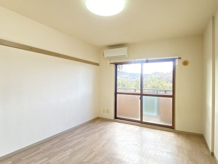 ARTERIOR HILLS EASTの居間