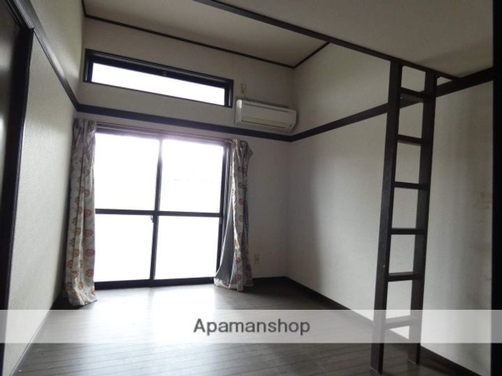 ネクシア桜木の居間