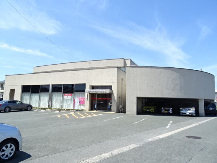 ベルメゾンの周辺