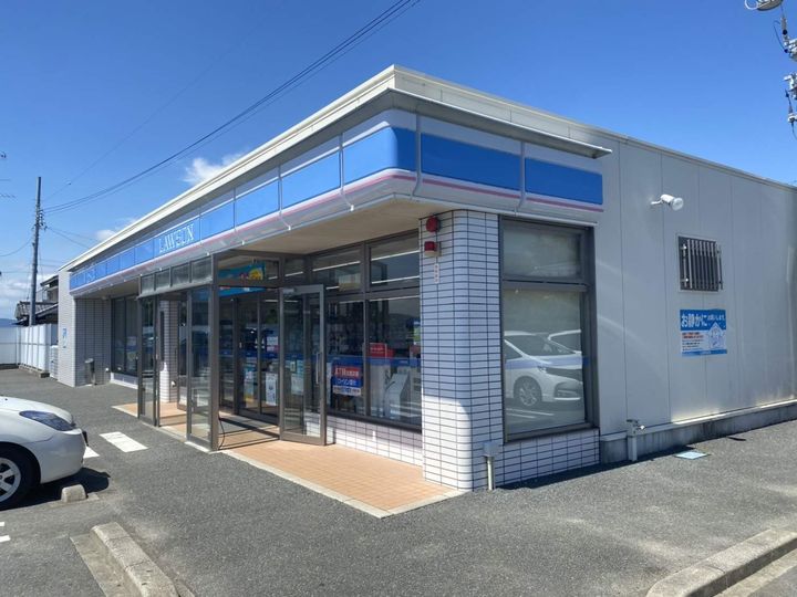 ベルメゾンの周辺