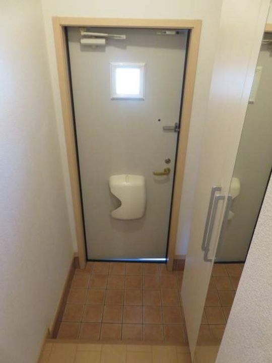 クロシェットⅡの玄関