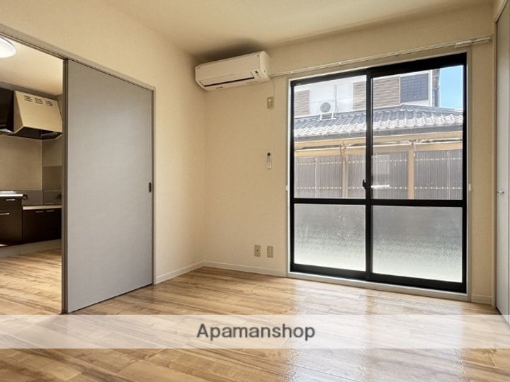 ブライトハウスの居間