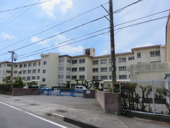 タウニールの周辺