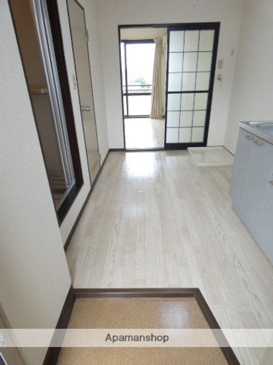 ハイツモンブランA205の玄関