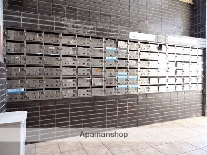 カレッジタウンウィングの外観