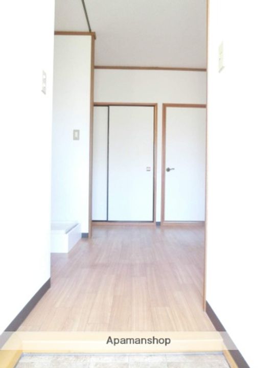 サンセゾン新田の玄関