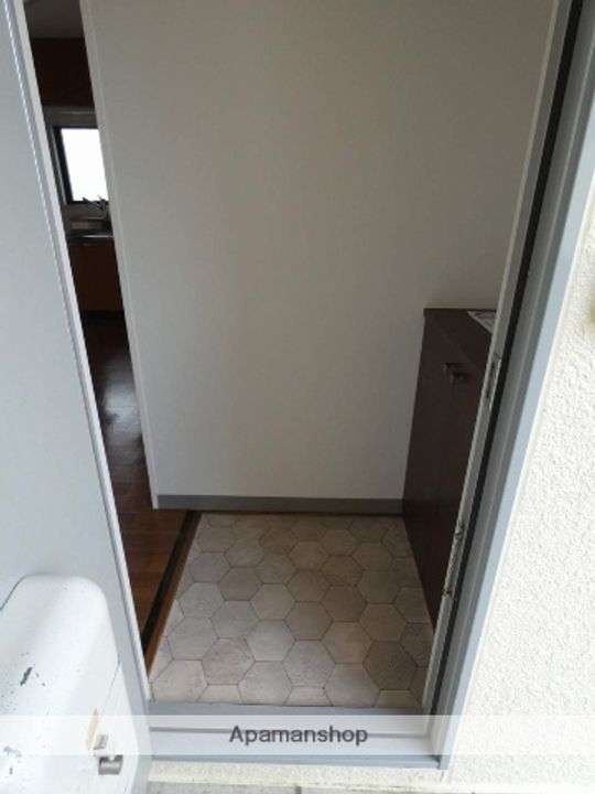 メゾンやまうちB203の玄関