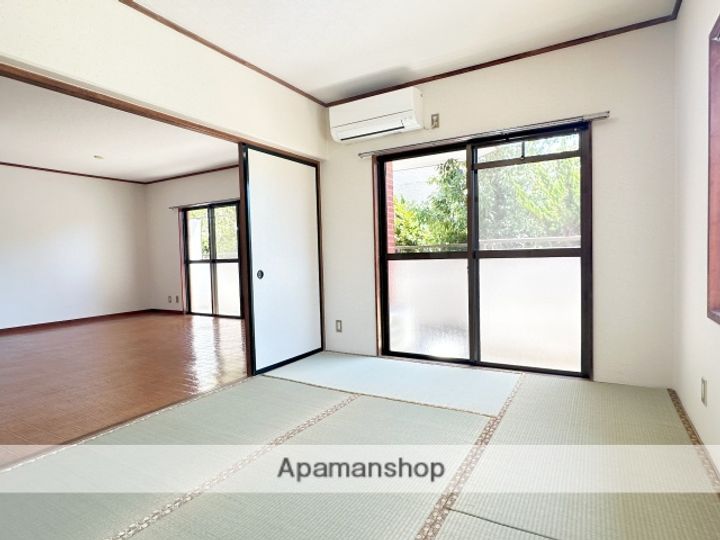 シェ・ジャルダン105の内装