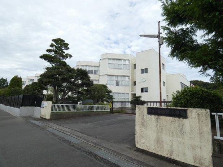 サンビレッジエリカAの周辺