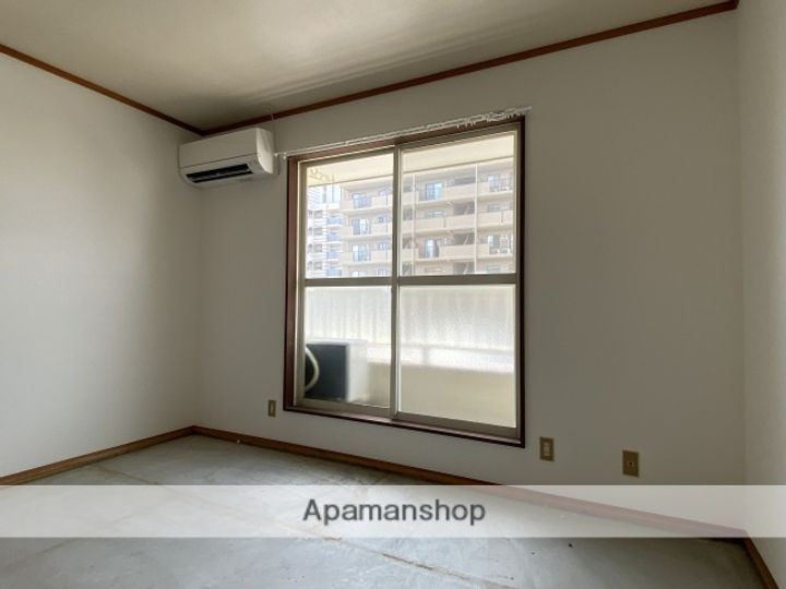 ドミールヨシダの居間