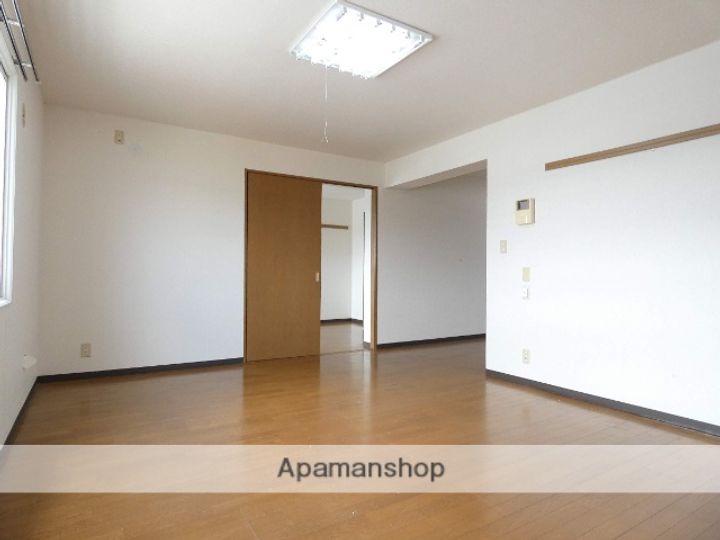 アヴェニュー大門の内装